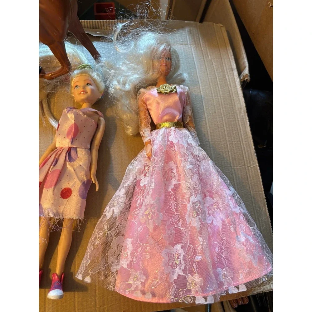 Lot of 5 mixed Barbie and fashion dolls With A Horse -